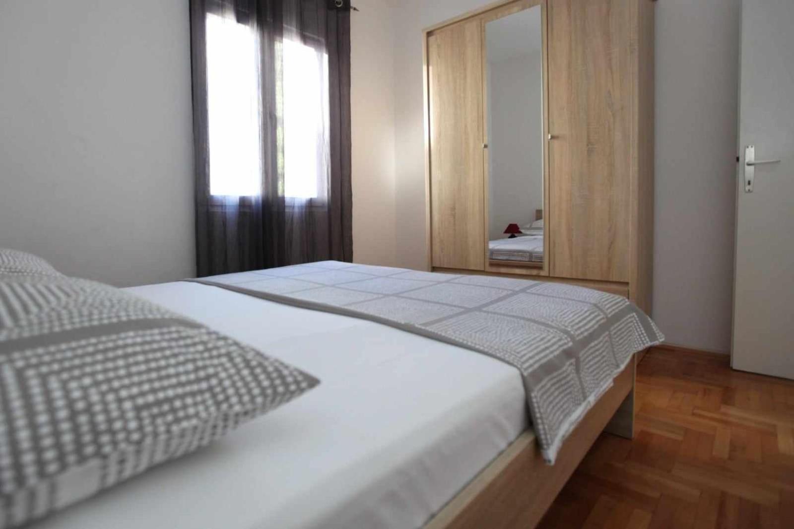 Apartmani Ivana Трогір Екстер'єр фото
