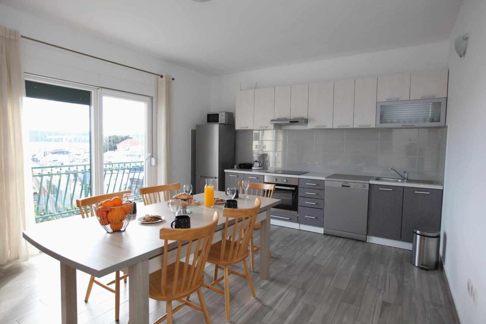Apartmani Ivana Трогір Екстер'єр фото